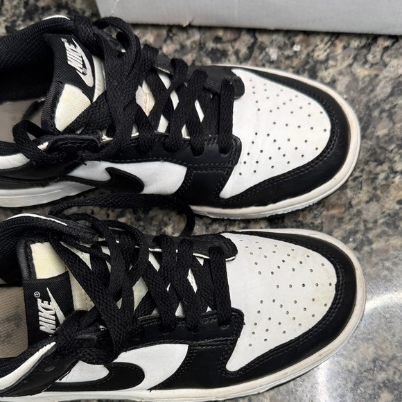 Nike Air Force 1 LE Black and White Sneakers EUC 4.5 Y - Picture 6 of 11